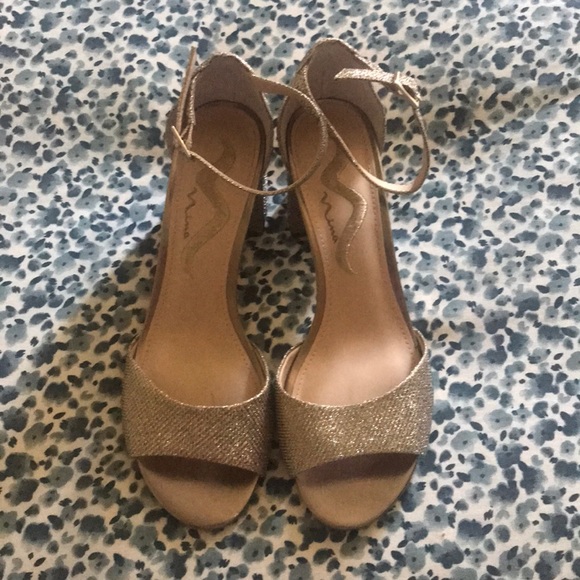 Gold Heels - Picture 2 of 7